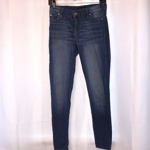 CELEBRITY PINK- SKINNY JEANS/ LIGHT WASH